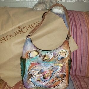 Anuschka shoulder bag. Abstract print.